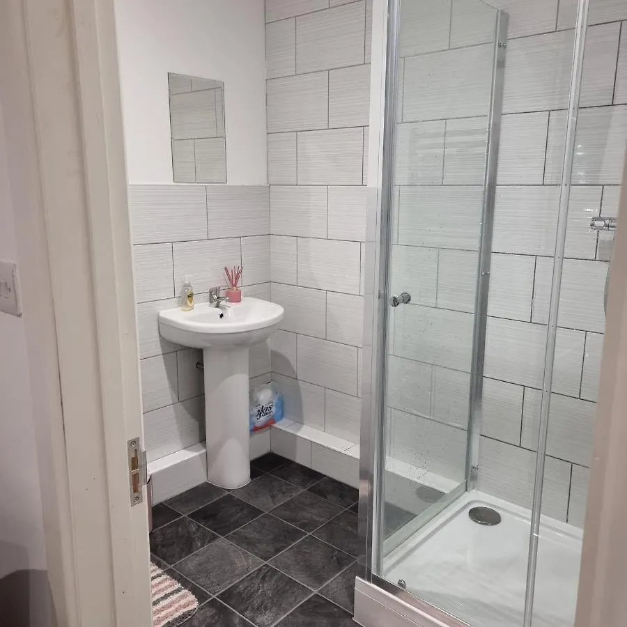 Classic 2 Bed Apartment In Oldkent Road London 0*,  United Kingdom