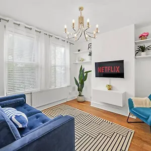 Bright 2 Bed Perfect Hub Apartment