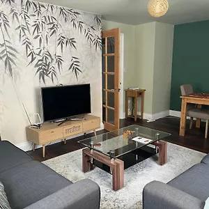 Comfortable Two Bedroom Modern Apartment
