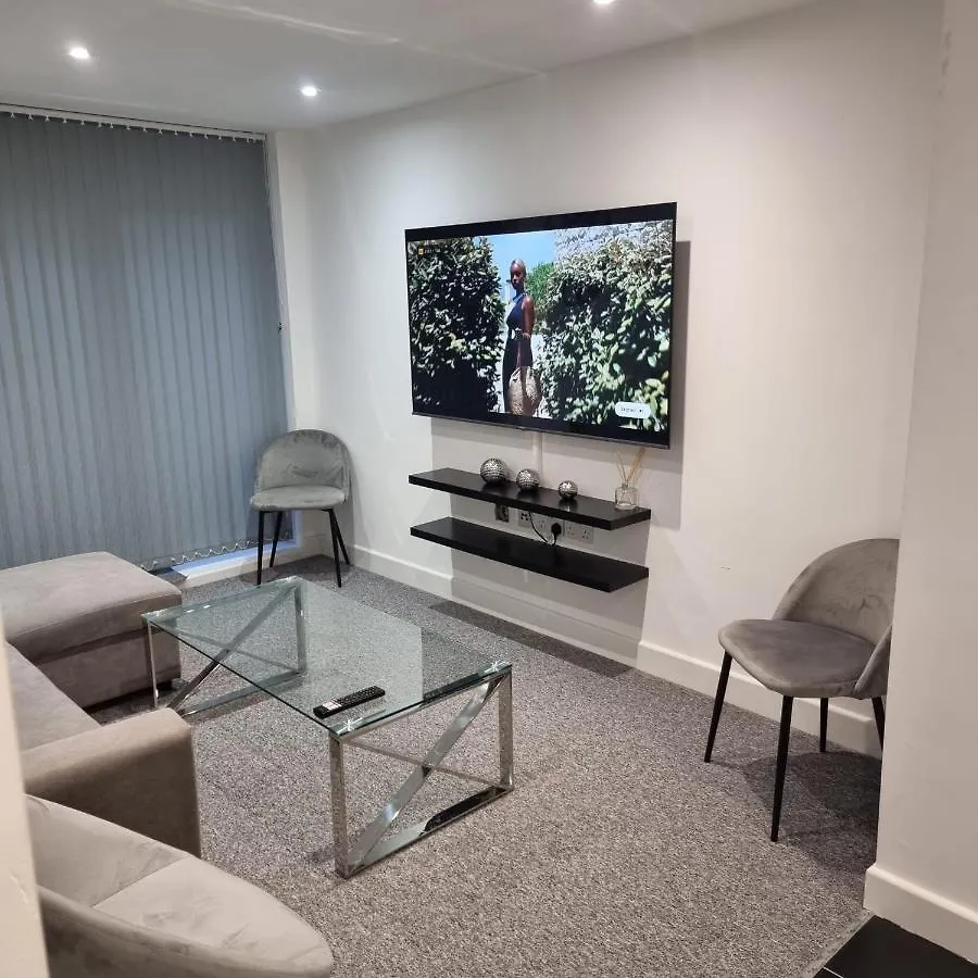 Classic 2 Bed Apartment In Oldkent Road London 0*,  United Kingdom