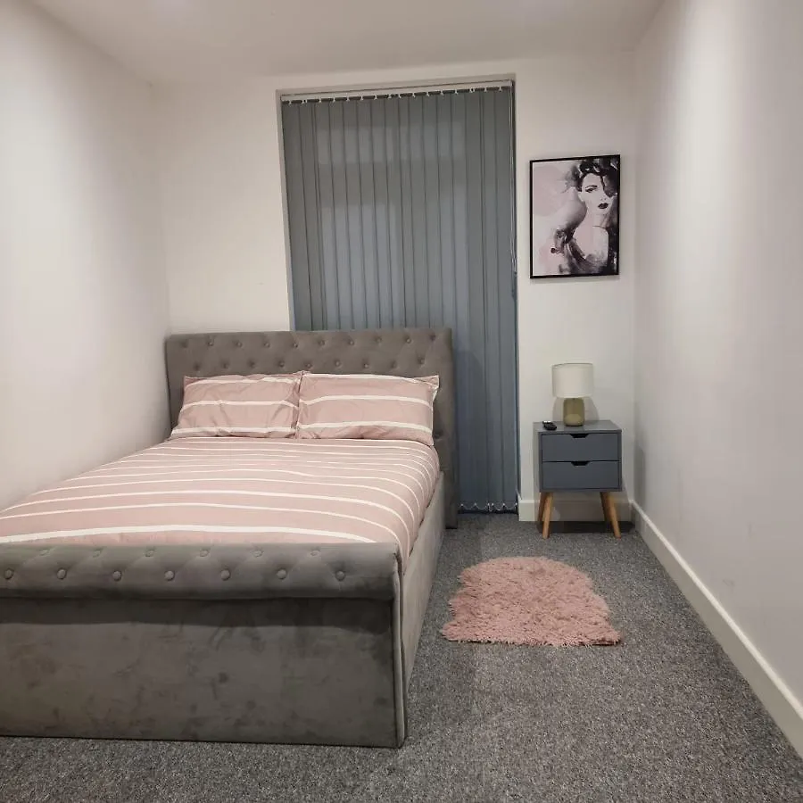Classic 2 Bed Apartment In Oldkent Road London 0*,  United Kingdom