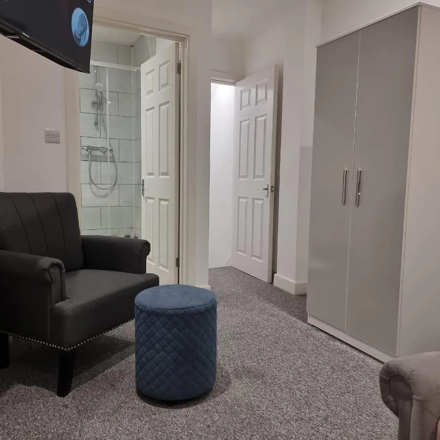 Classic 2 Bed Apartment In Oldkent Road London United Kingdom